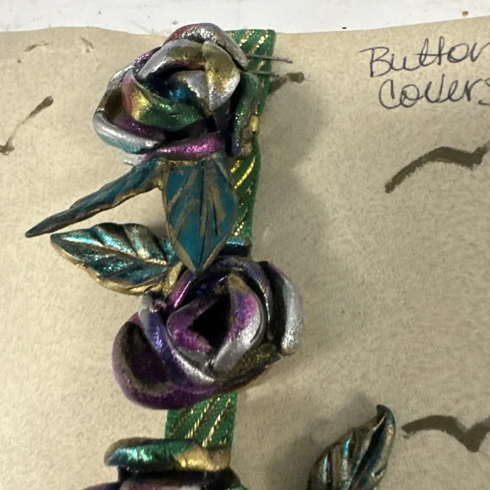 Vtg Purple‎ Green Enamel Layered Open Rose Flower Button Covers Cloud Creations